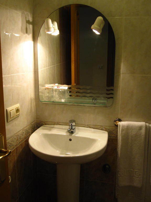 Pension Argueelles Рибадеселья Номер фото